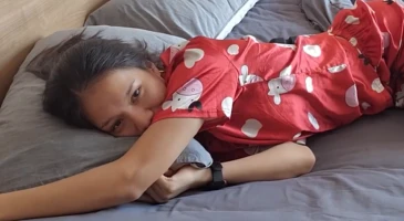 일어나자마자 바지부터 벗는 못말리는 섹스 중독자