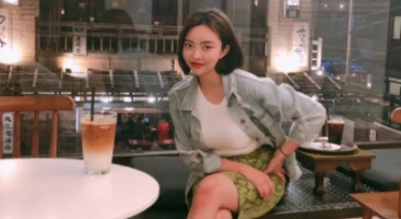 밖에서는 세련된 멋쟁이지만 사실은 천박한 암캐 01화