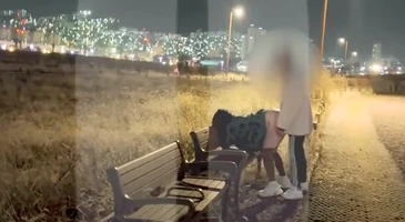 화려한 야경이 한눈에 들어오는 명당에서 야외섹스