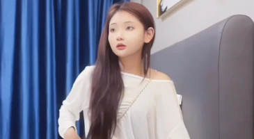 돈 세는거 보고 입가에 미소가 절로 지어지는 어린 업소녀