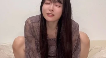 거대한 딜도에 연신 방아찧는 헨타이 유아