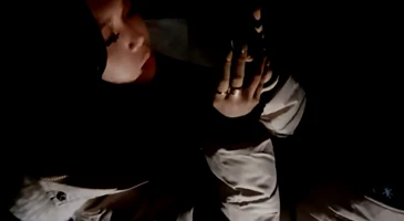간단 대딸 연작 - 계단 대딸 흰색 롱패딩녀