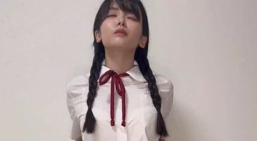 실제로 학교에서 몰래 자위를 즐겼다는 헨타이 유아 01화
