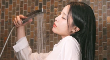 모자이크가 간간히 풀리는 적나라한 웹화보 유이 01화