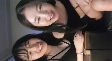 친구끼리 화끈하게 키스하는 라이브 방송