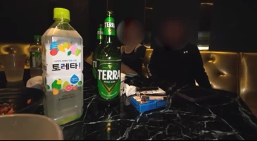 회식중에 후배 여직원과 떡치기