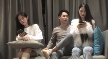 출장녀 둘 불러서 쓰리썸 즐기는 변태놈