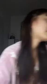 이쁘장한 핑크 잠옷녀 라방중 즉흥적으로 혼자놀기