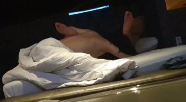 혈기 왕성한 젊은 놈이랑 바람 피우는 아줌마