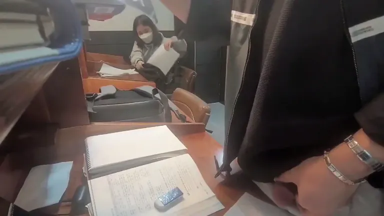 도서관에서 딸치는 정병남
