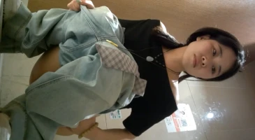 화장실에 딜도로 자위하다 딱걸림