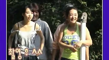 초고전 길거리 여자들 옷 벗기고 튀기