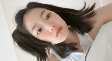 자위하고 분비물 인증 해주는 틱톡커 요기니