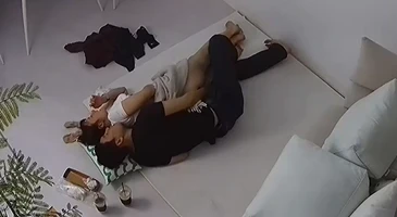 다양한 장소에서 사랑을 나누는 연인들