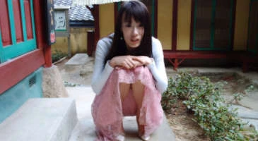 금어사 방문한 커플