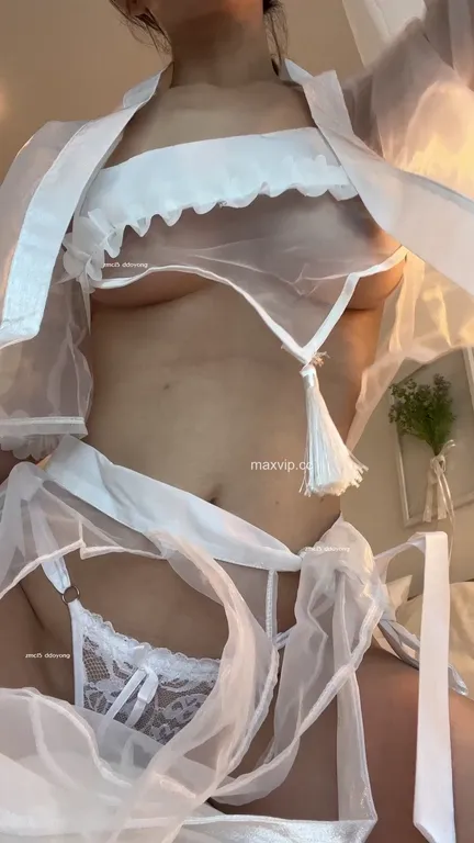SSO 쏘 침대와 욕조에서 자위