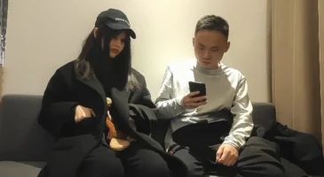 농촌 비주얼의 매춘남녀