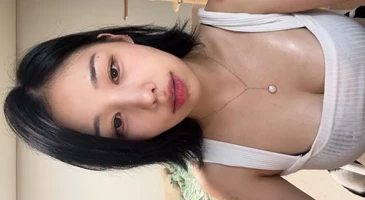 바지 너무 과하게 당기다가 조갯살 노출한 지국삼삼