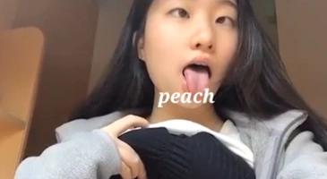 얼굴로 좆물 받는게 취미인 트위터 peach
