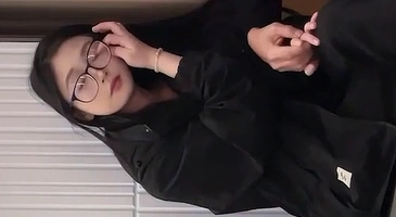범생이 같이 생겨서 시원한 문신이 있네