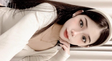 존예 여대생 쩐으로 굴복시켜 노예 만들기