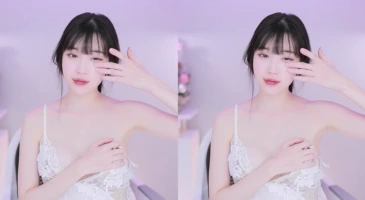 1000개 팬방에서 한쪽 젖가슴 보여주는 이하윤