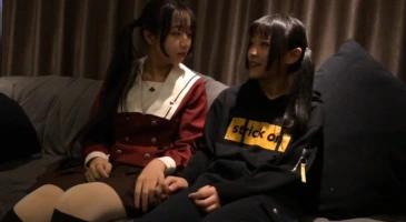 아직 영글지 않은 두소녀의 레즈플