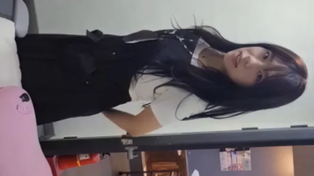 손님들이 맨날 껄떡대서 힘들다는 존예 왁서 여자친구