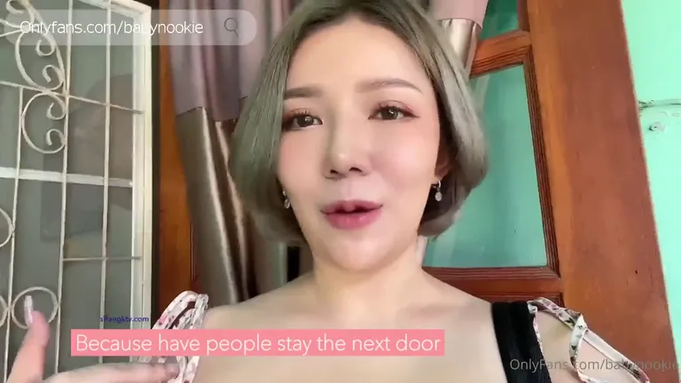 미니딜도끼고 쇼핑하고 화장실에서 딜도로 자위하기