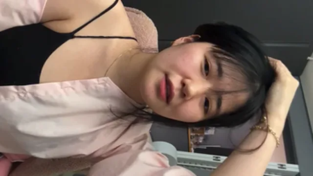 질펀한 관종녀 츄우의 음란한 소통방 1