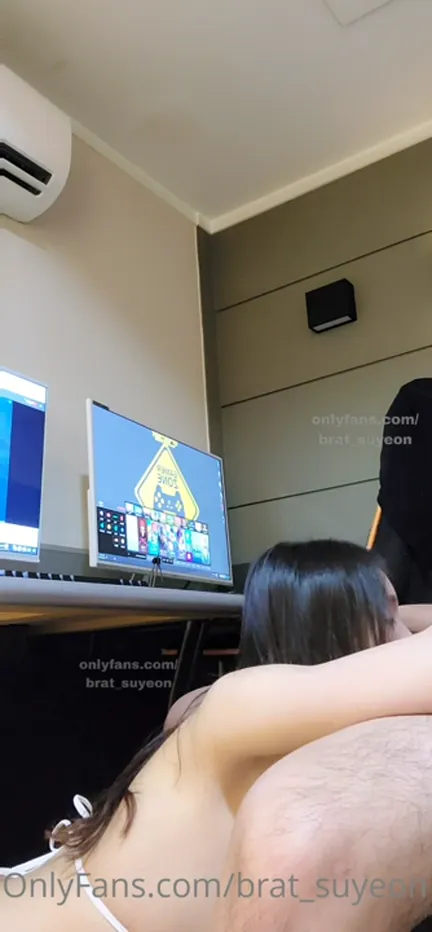 꼭지 가리개 비키니로 유혹하기