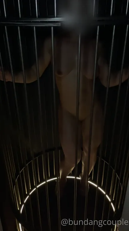 헬창변녀 분당댁 - 새장안에 갇힌 근육녀