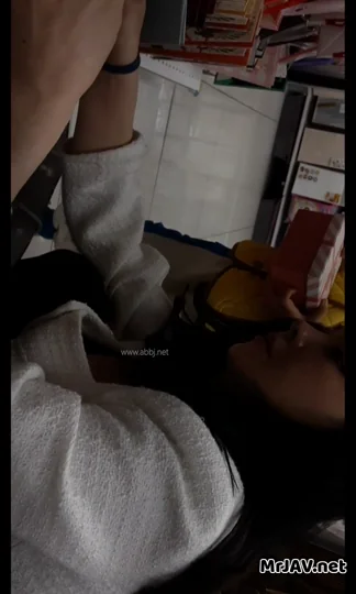 다이소 애기엄마 가슴골
