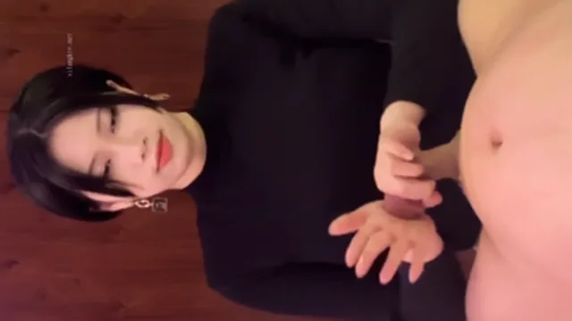 자지러지는 손님의 반응을 즐기는 냉미녀 안마사