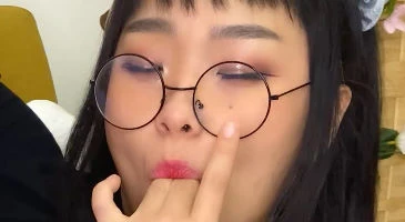 귀요미 미소녀의 백조개에 정액 대량분출