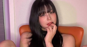 몽환적인 표정으로 보비적보비적