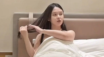 몸 팔아서 화려한 장신구 구매에 쏟아붓는 출장녀