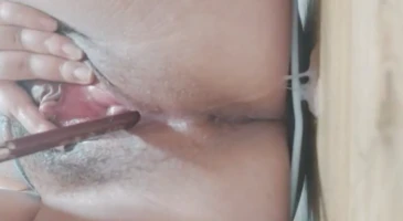 멈추지 않고 쉼없이 흐르는 뚱땡이의 끈적한 애액 트위터 오늘의 하루 03화