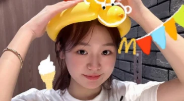 대륙에서 떡상중인 존예여친 유출본 02화