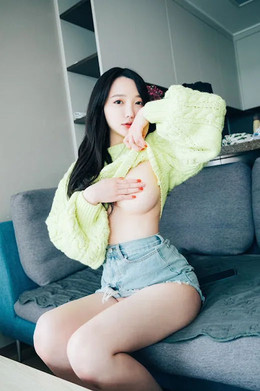 [Loozy] Son Ye-Eun (손예은) – Travel Partner